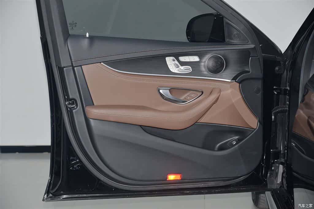Mercedes-Benz E-Class, 2023 6