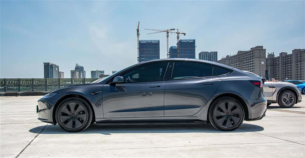 Tesla Model 3, 2024 все фото