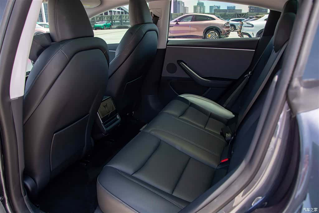 Tesla Model 3, 2024 12