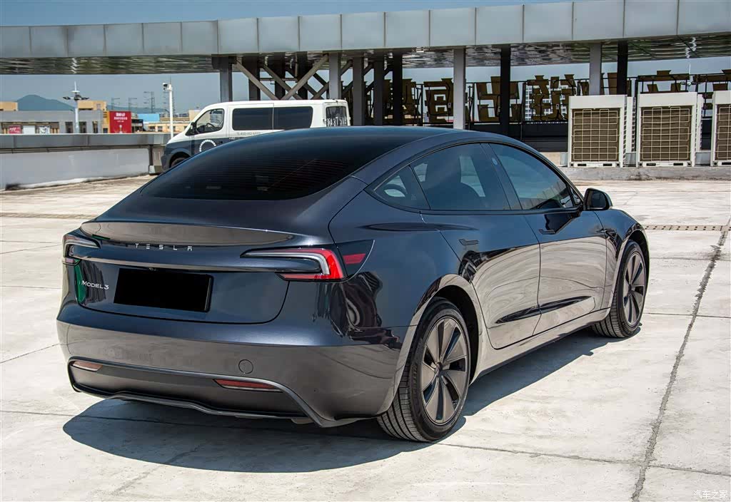 Tesla Model 3, 2024 8