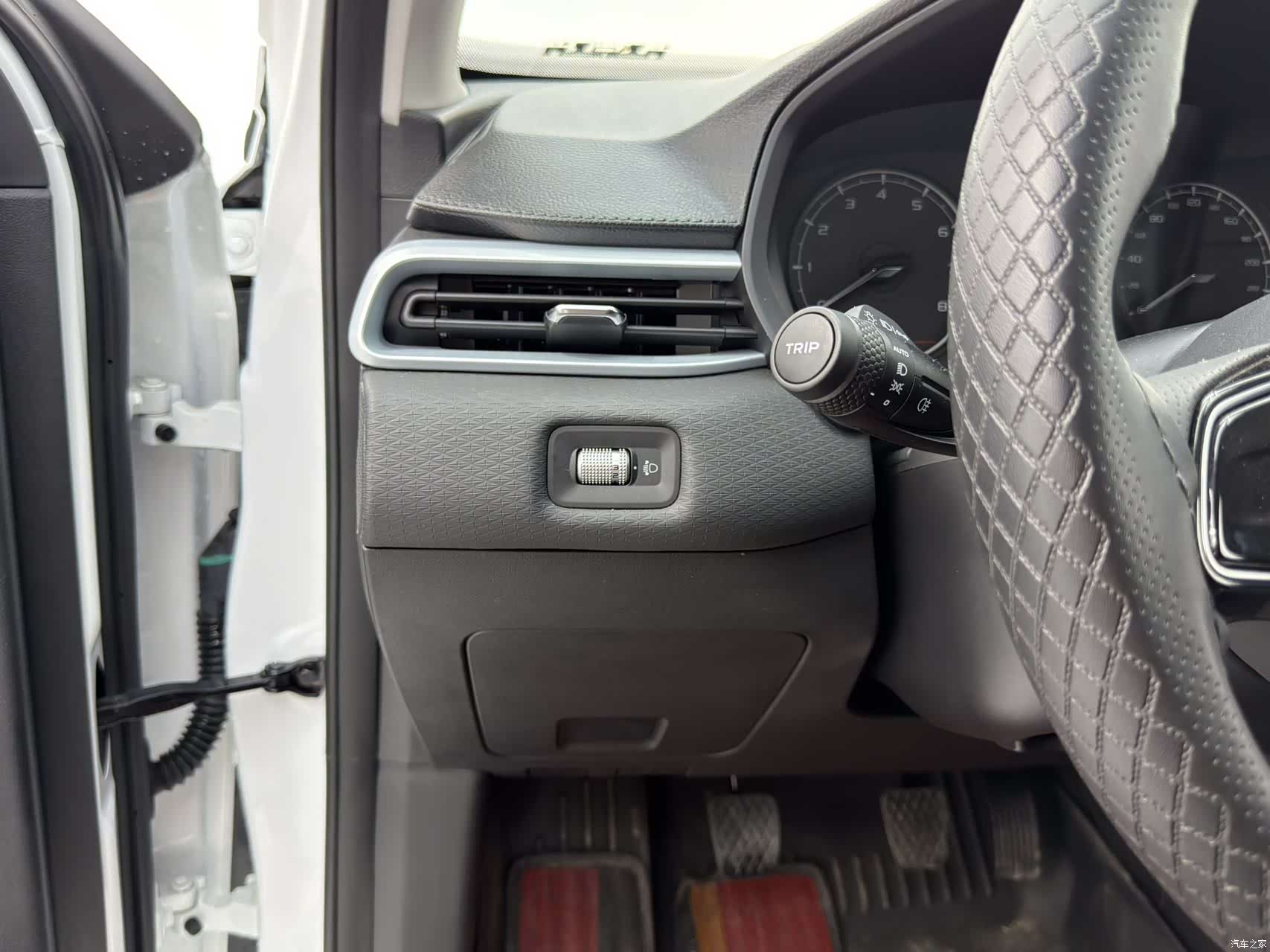 Geely Emgrand, 2024 9