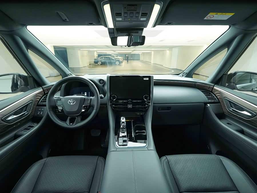 Toyota Alphard 2025, фото 19