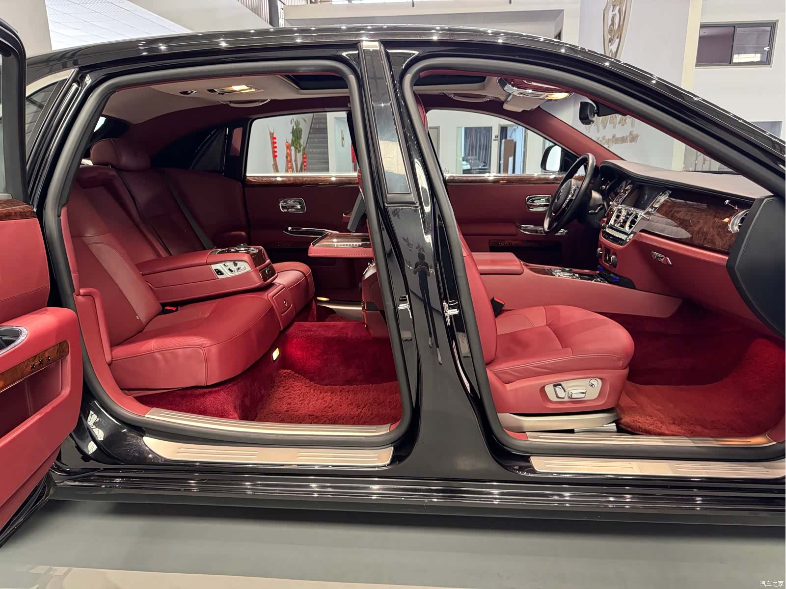Rolls-Royce Ghost, 2012 25