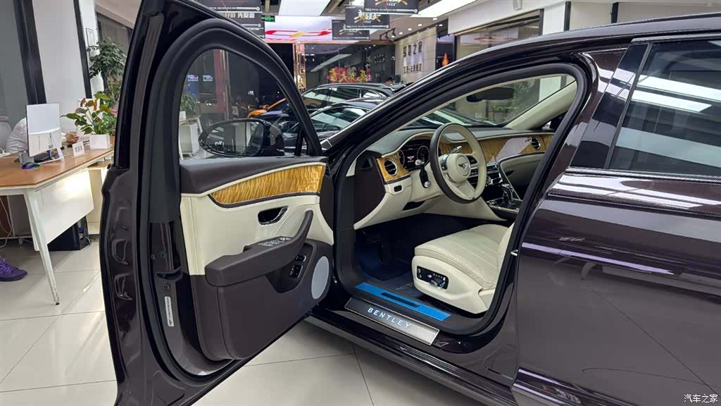 Bentley Flying Spur, 2021 14