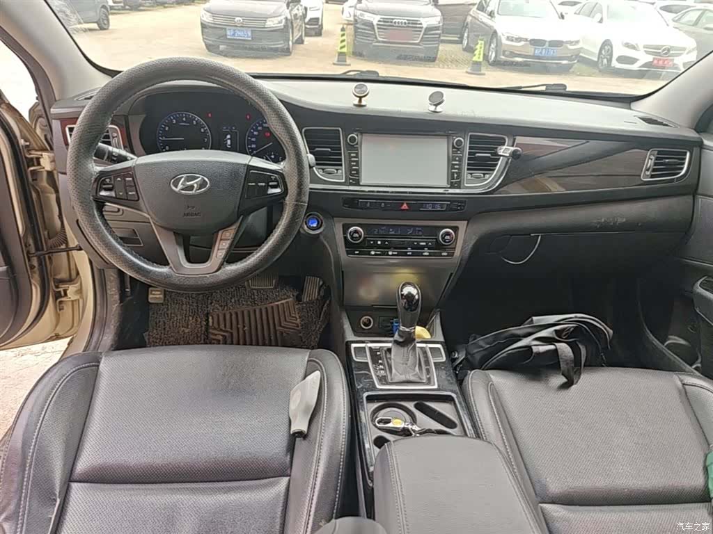 Hyundai GLS, 2015 10