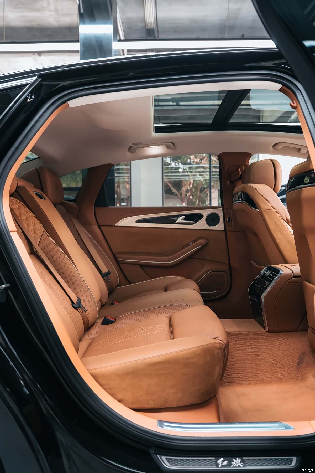 Hongqi H9, 2021 12