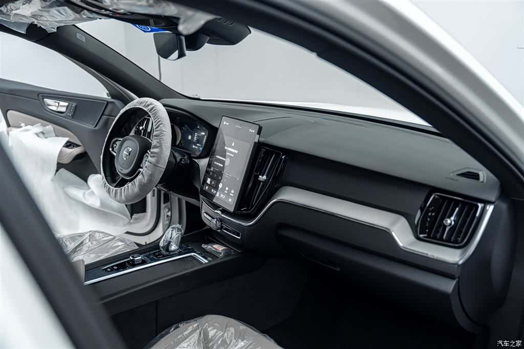 Volvo XC60, 2026 8