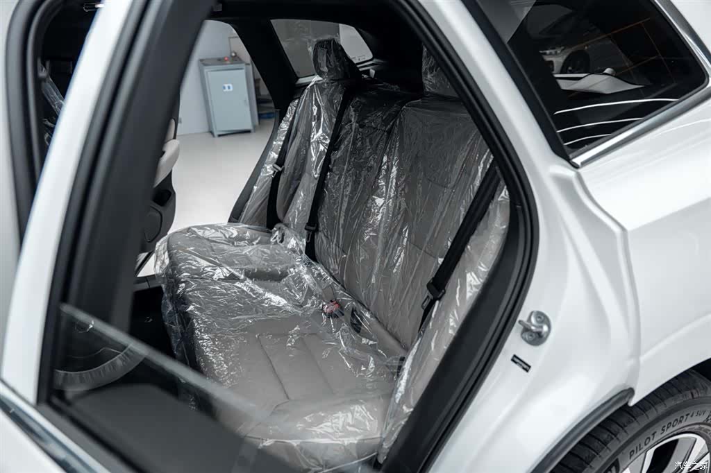 Volvo XC60, 2026 11