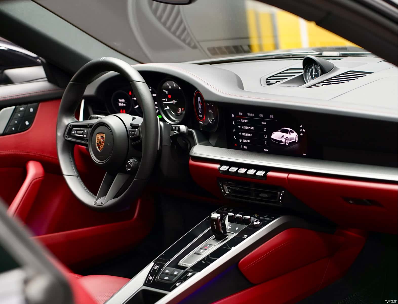 Porsche 911, 2024 10