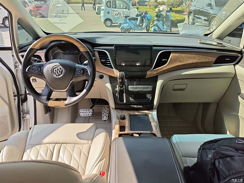 Buick GL8, 2020 9