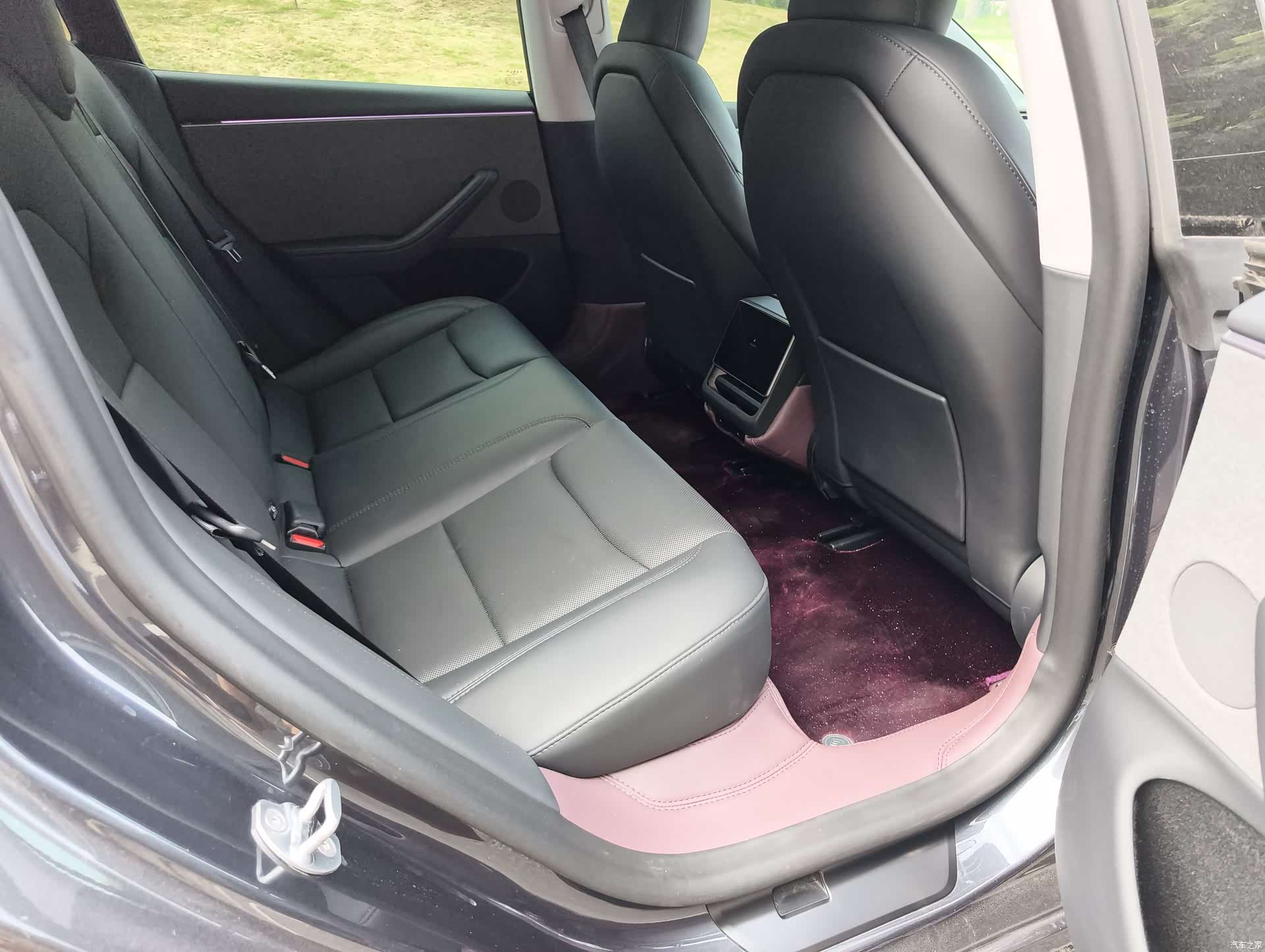 Tesla Model 3, 2025 10