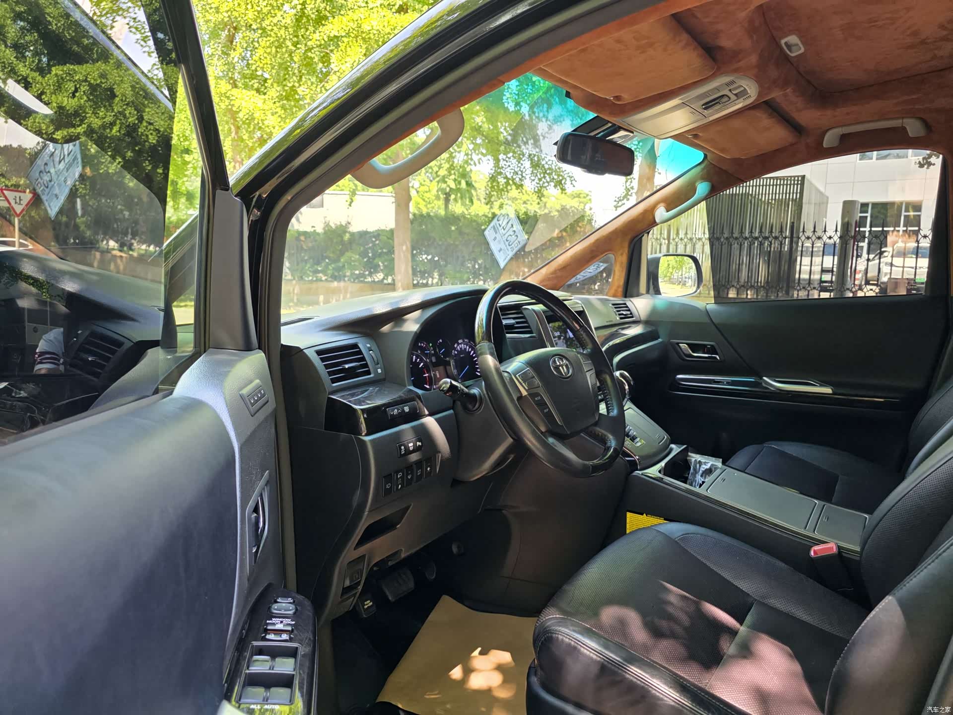 Toyota Alphard, 2014 31