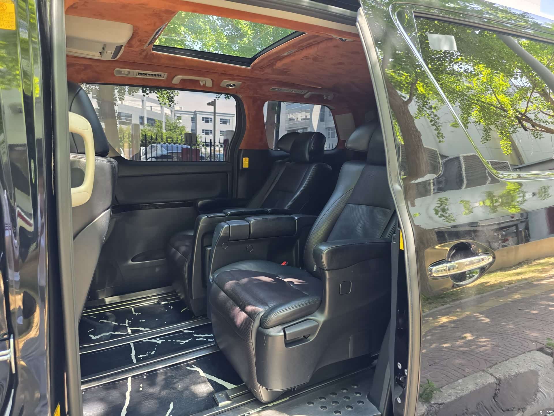 Toyota Alphard, 2014 30