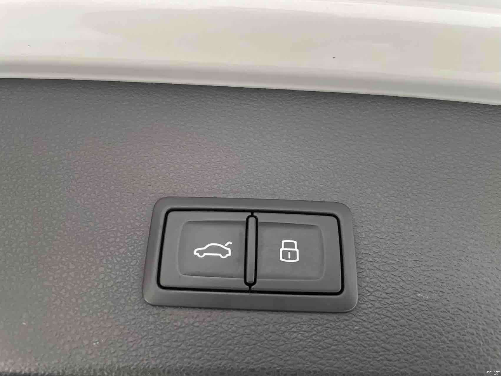 Audi Q2L, 2023 18