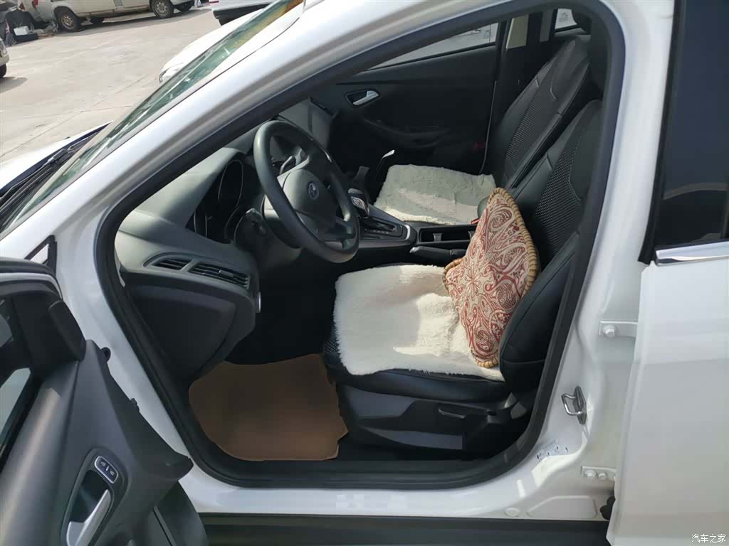 Ford Focus, 2017 11
