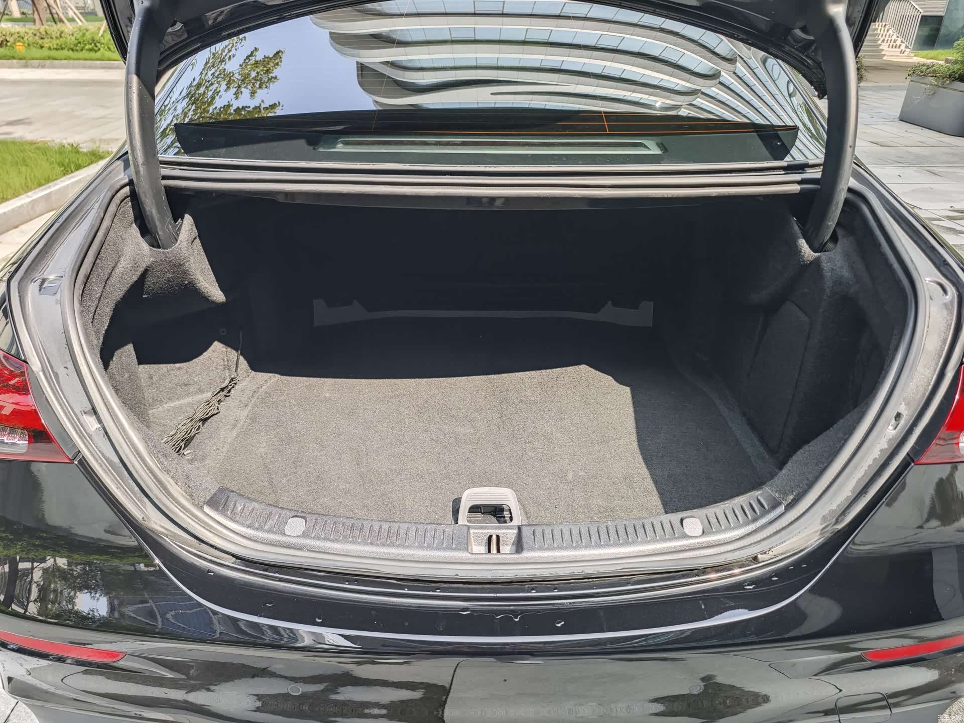 Mercedes-Benz E-Class, 2023 18