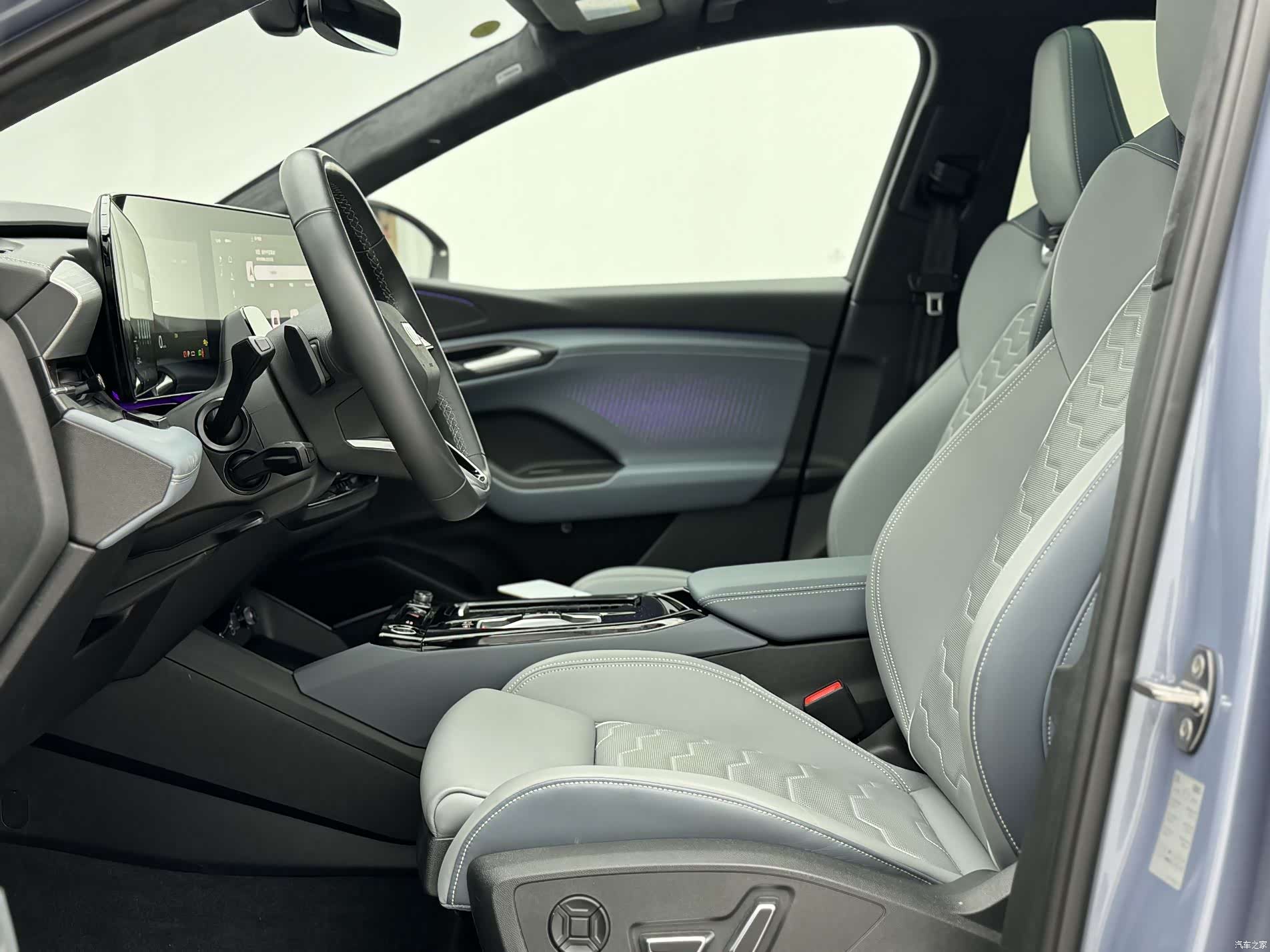 Audi e-tron, 2025 все фото