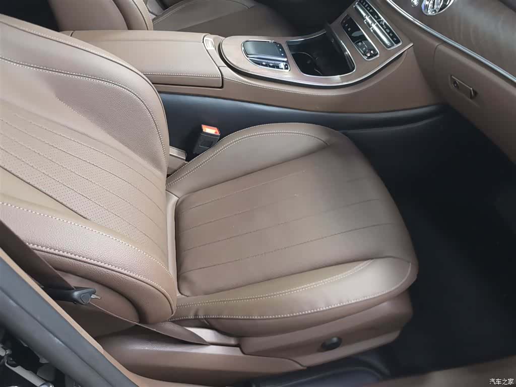 Mercedes-Benz E-Class, 2023 25