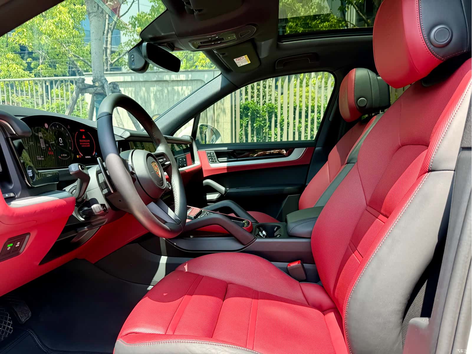 Porsche Cayenne, 2025 9