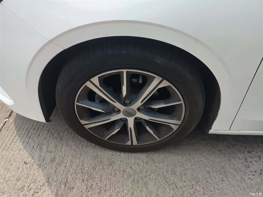 Geely Emgrand, 2021 23