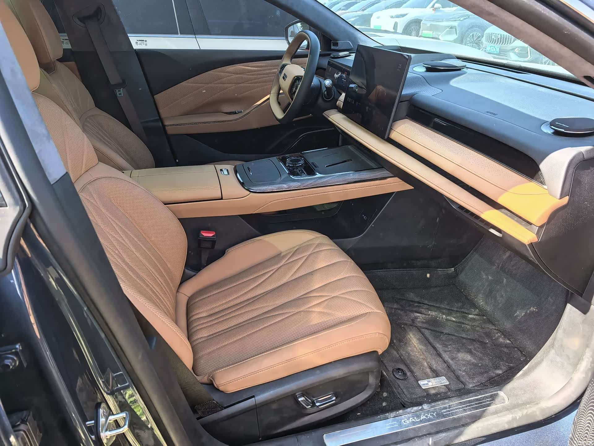 Geely 8, 2025 7