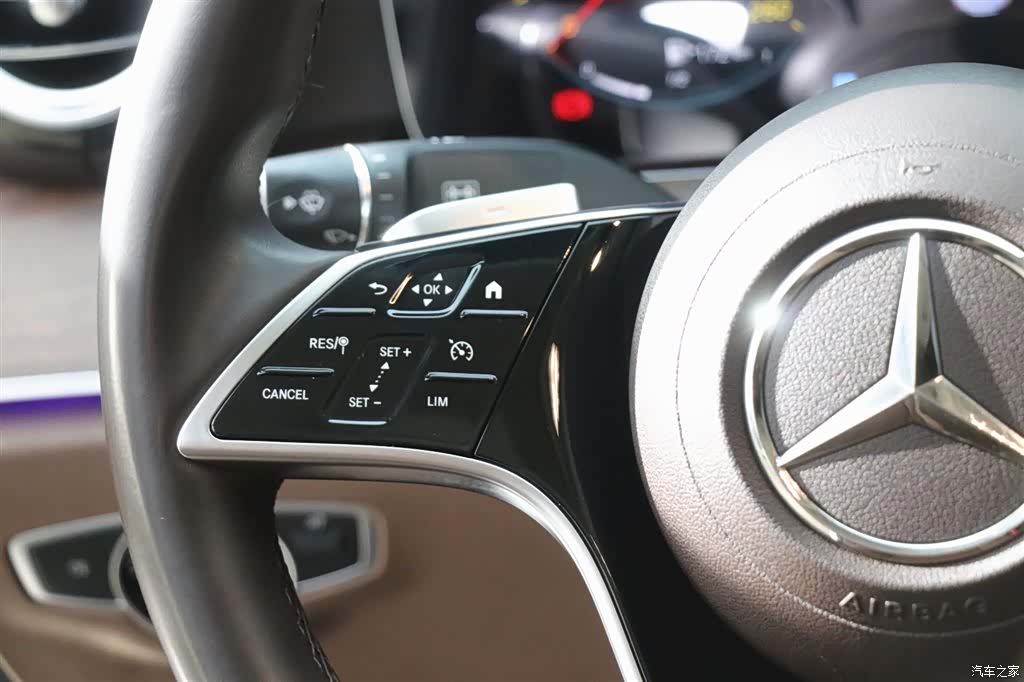 Mercedes-Benz E-Class, 2023 17