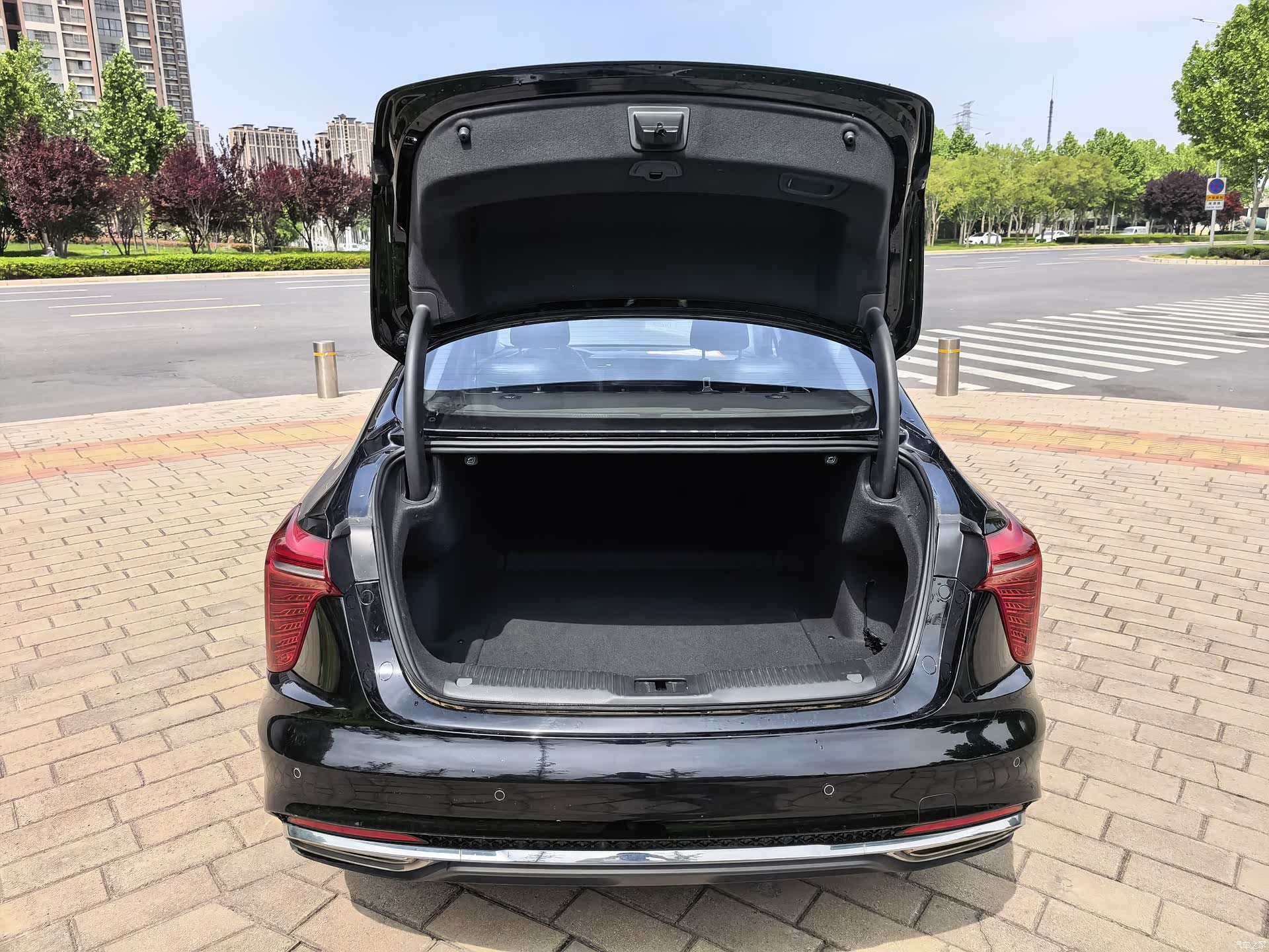 Hongqi H5, 2023 20