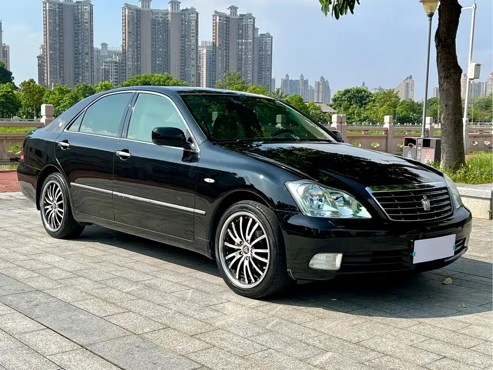 Toyota crown