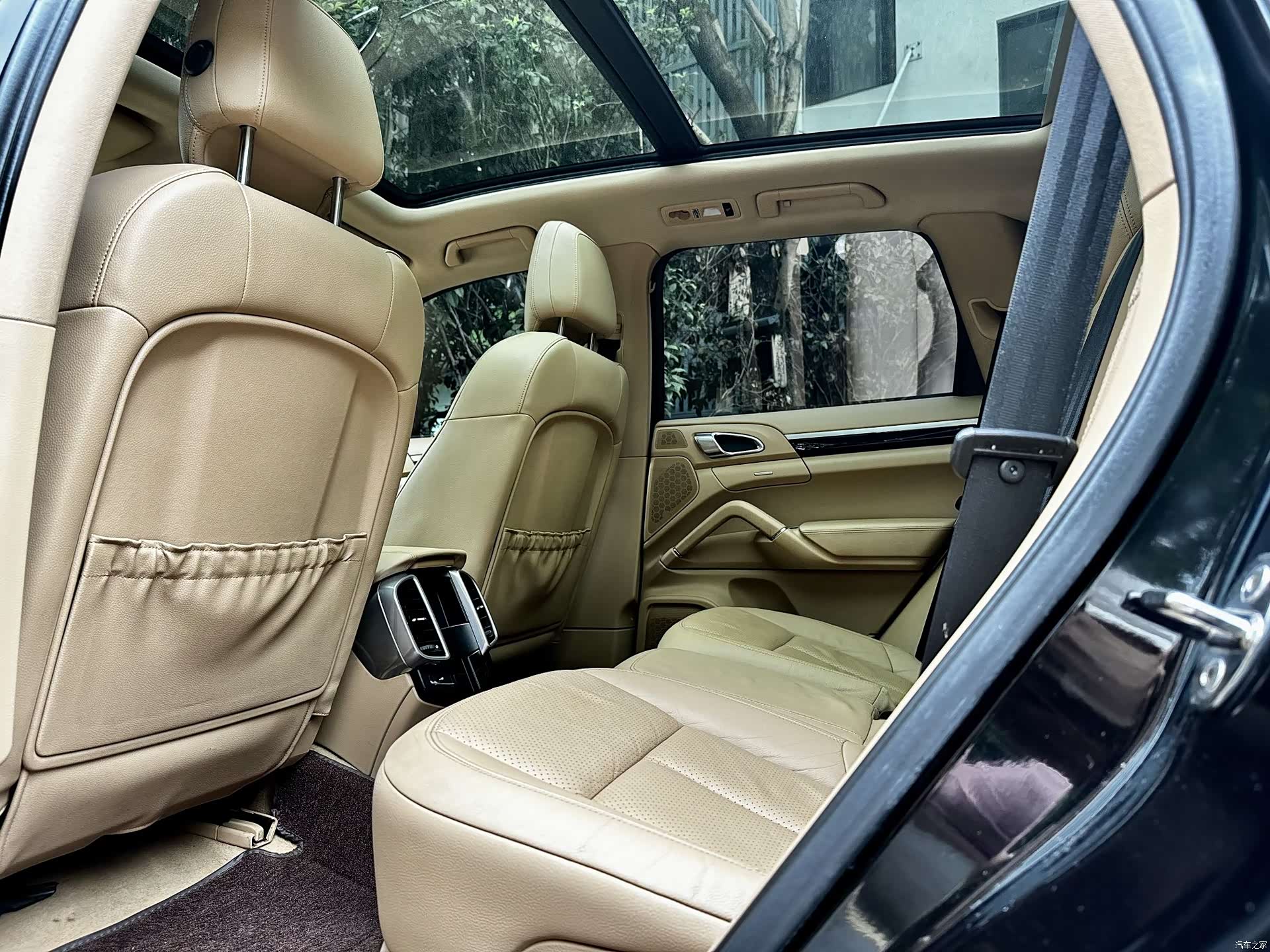 Porsche Cayenne, 2011 11