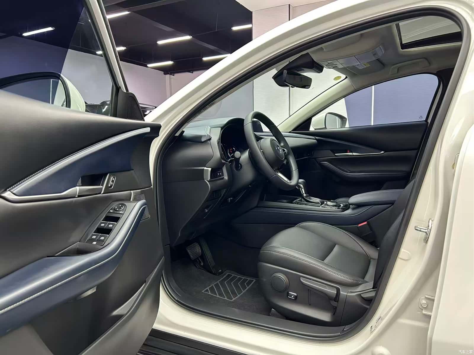 Mazda CX-30, 2022 9