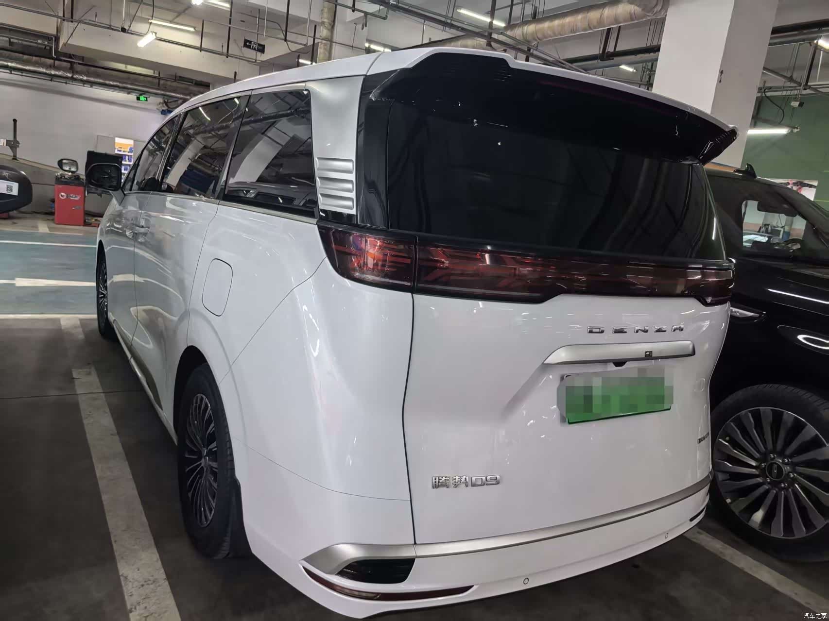 Denza D9, 2023 9