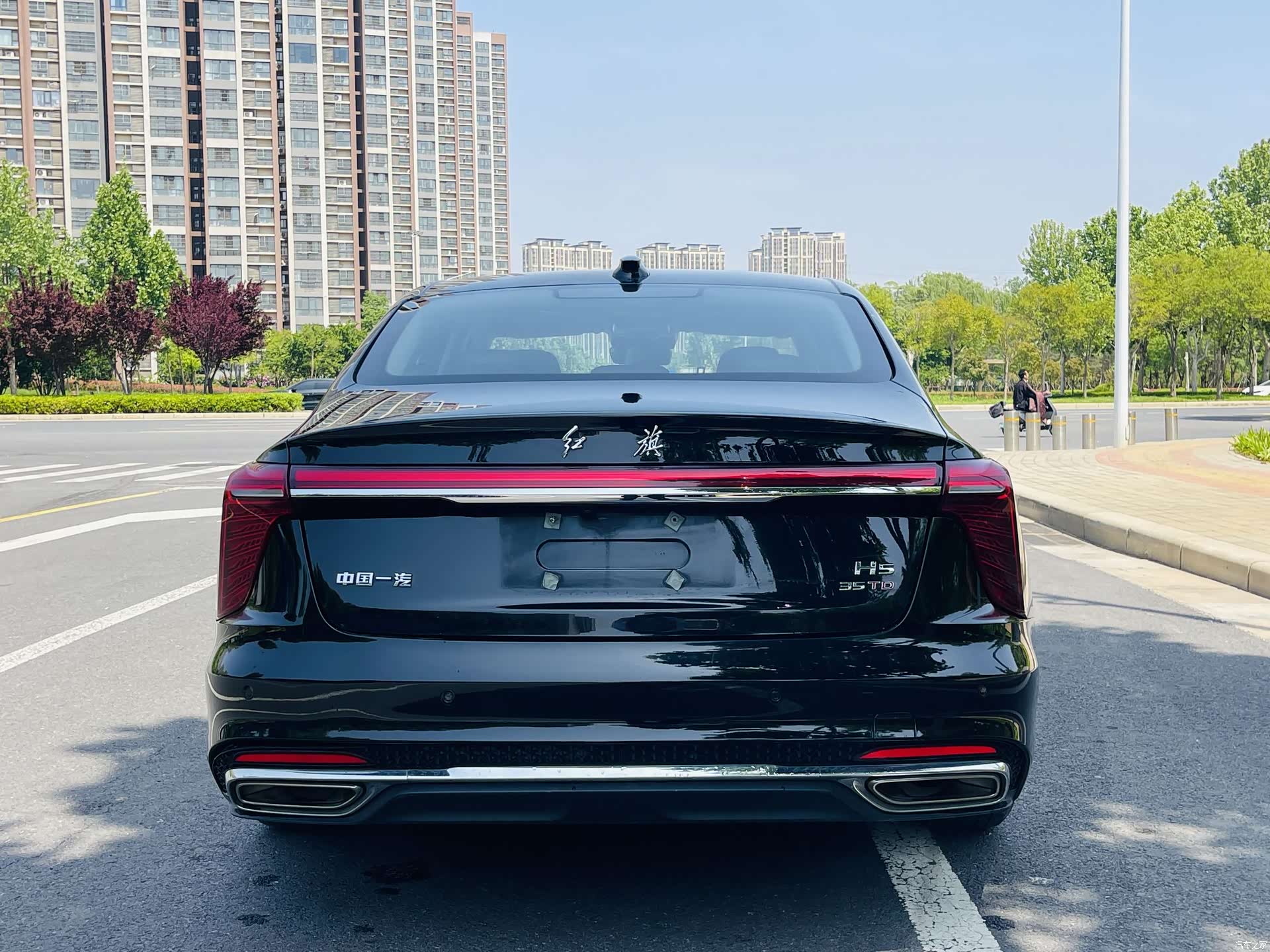 Hongqi H5, 2023 25