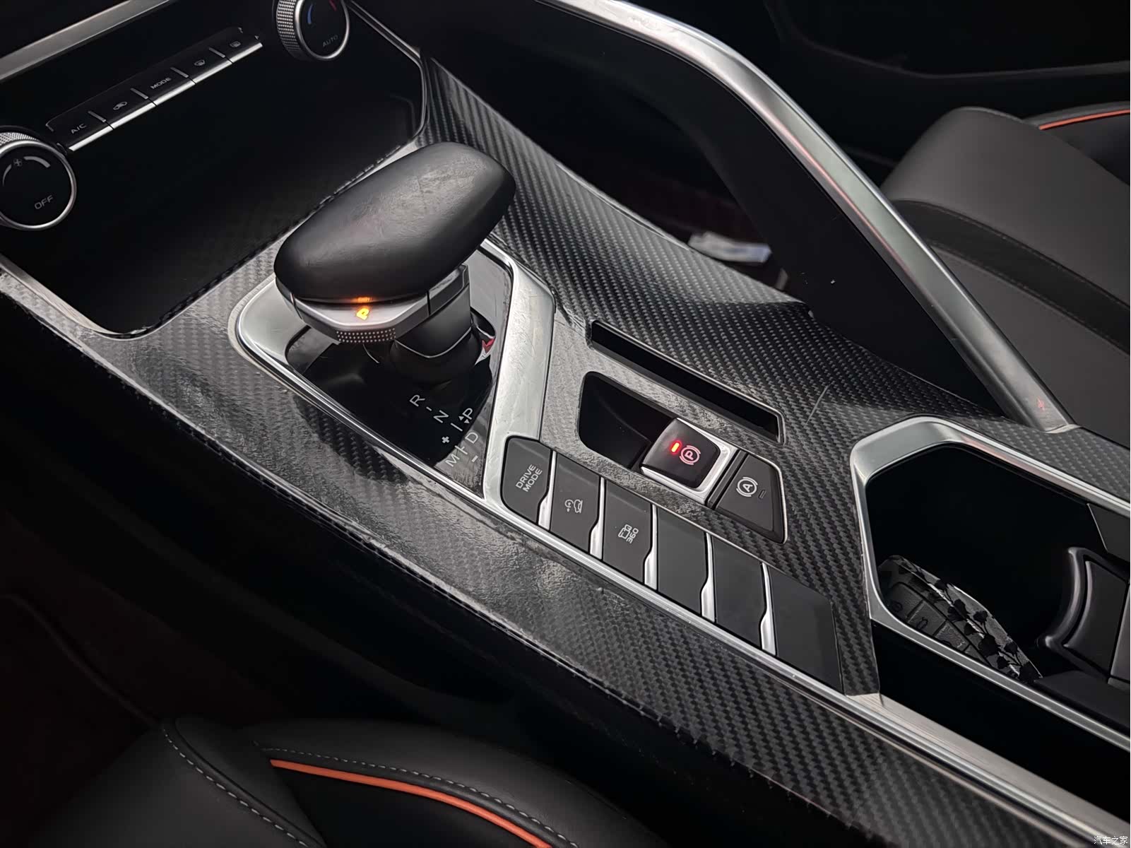 Geely Coolray, 2023 16
