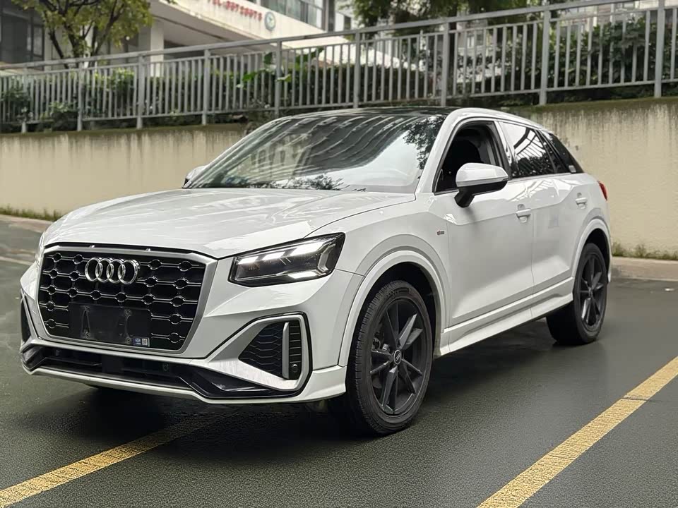 Audi Q2L