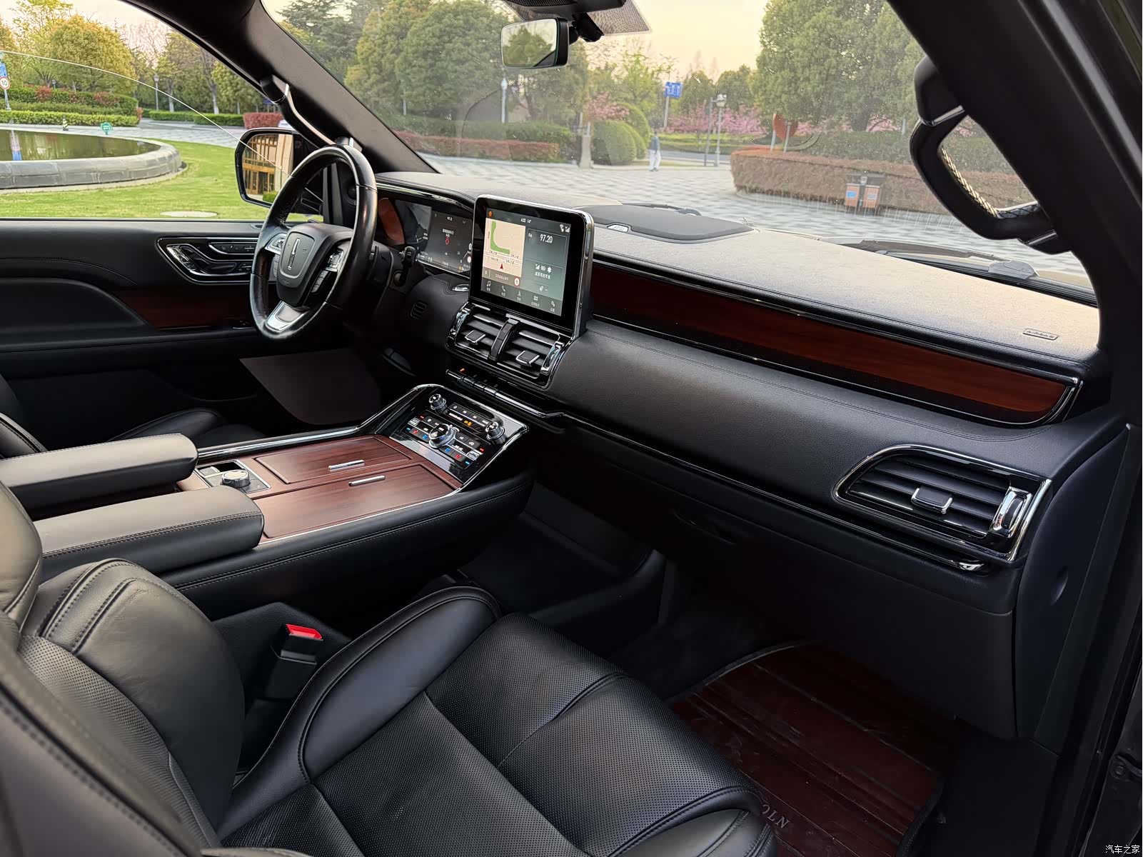 Lincoln Navigator, 2018 3