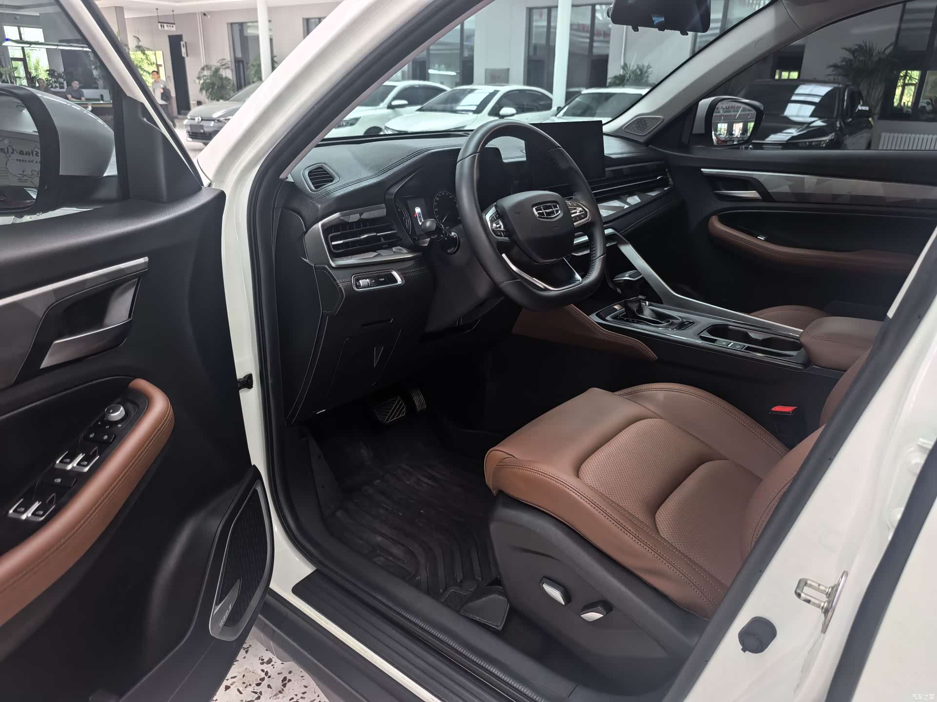 Geely X6, 2023 11
