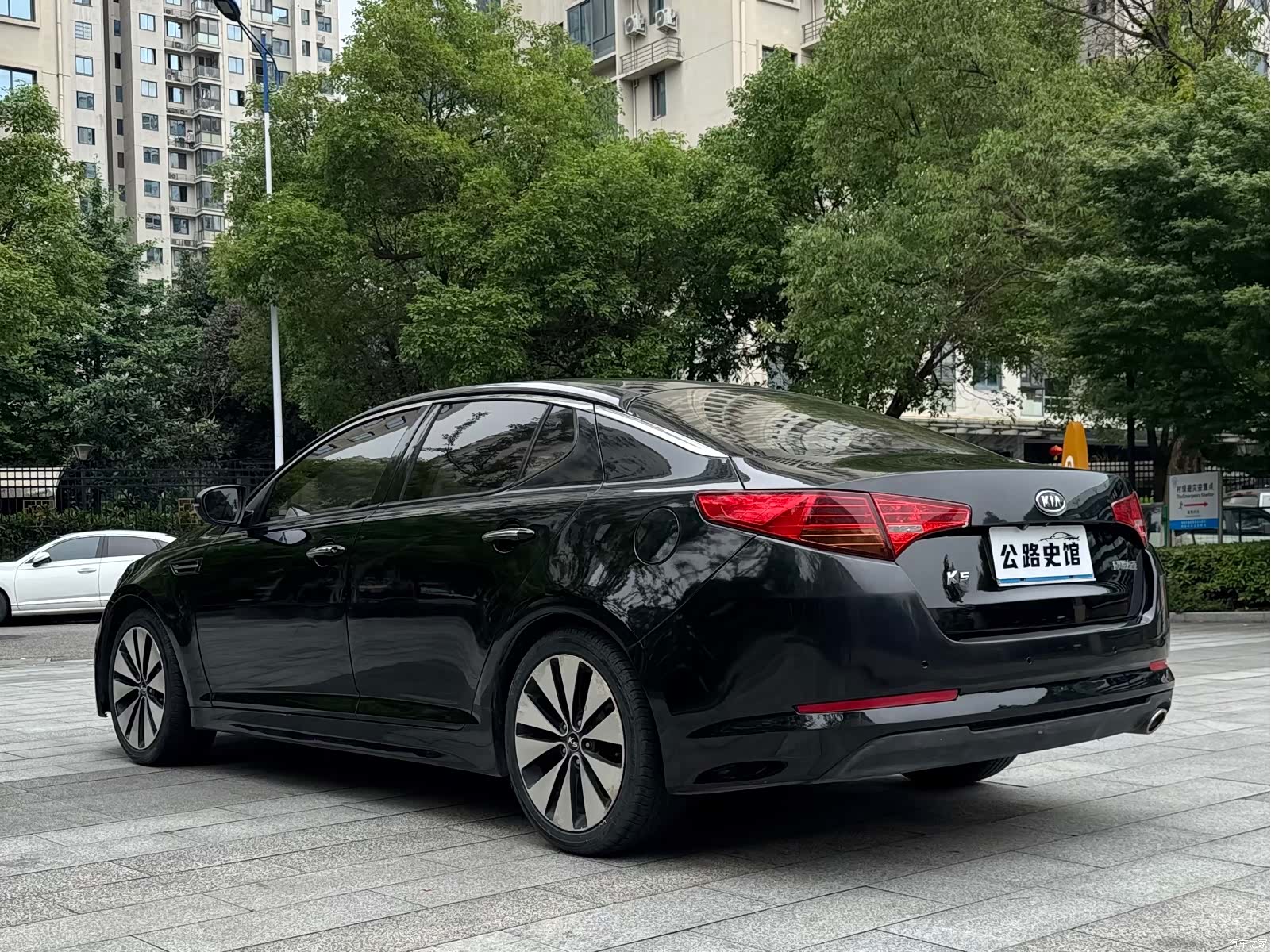Kia K5, 2011 4