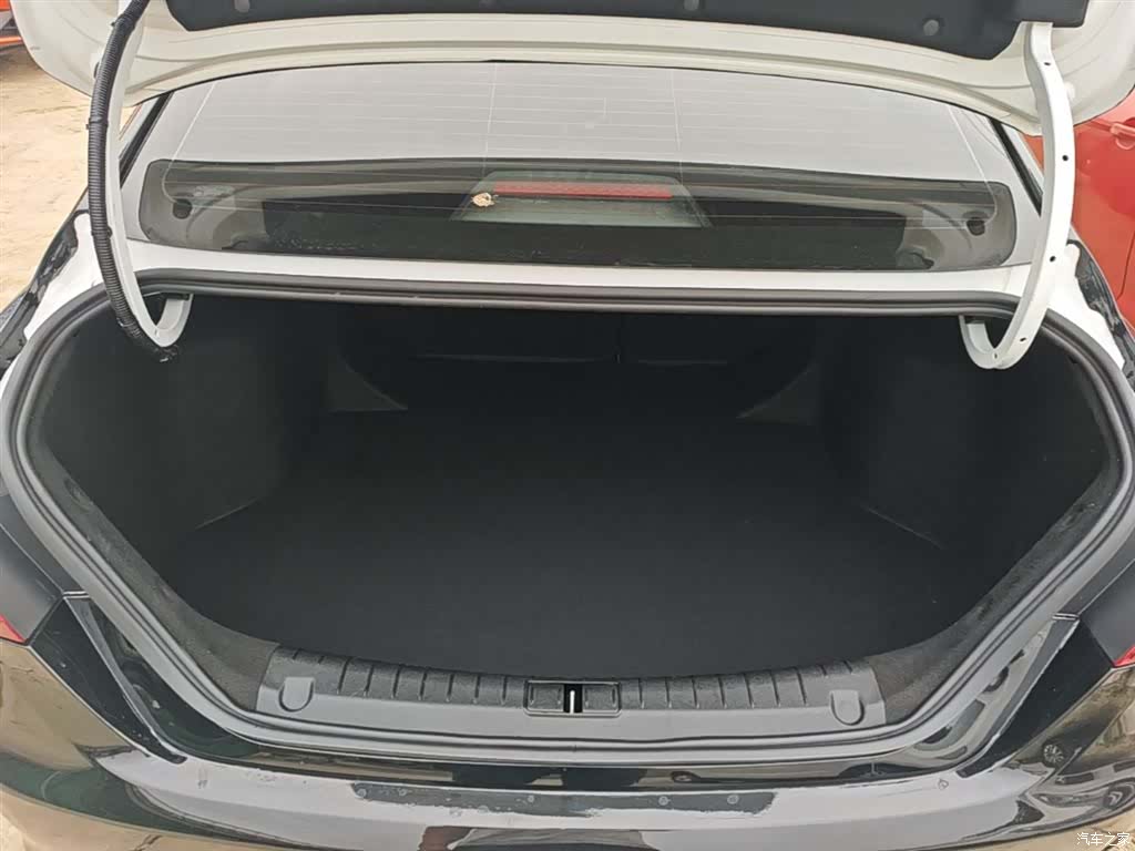 Geely Binray, 2022 19