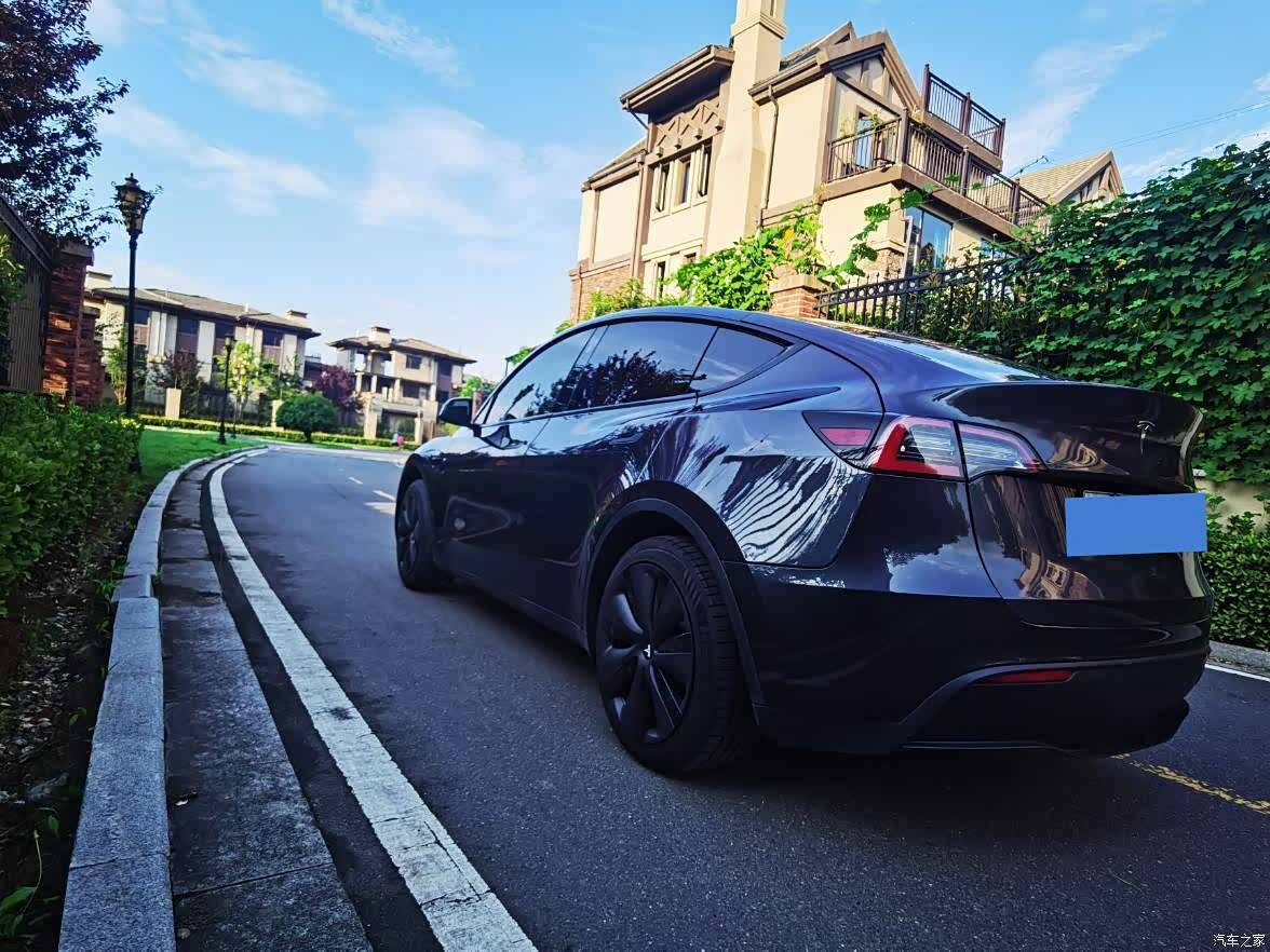Tesla Model Y, 2024 22