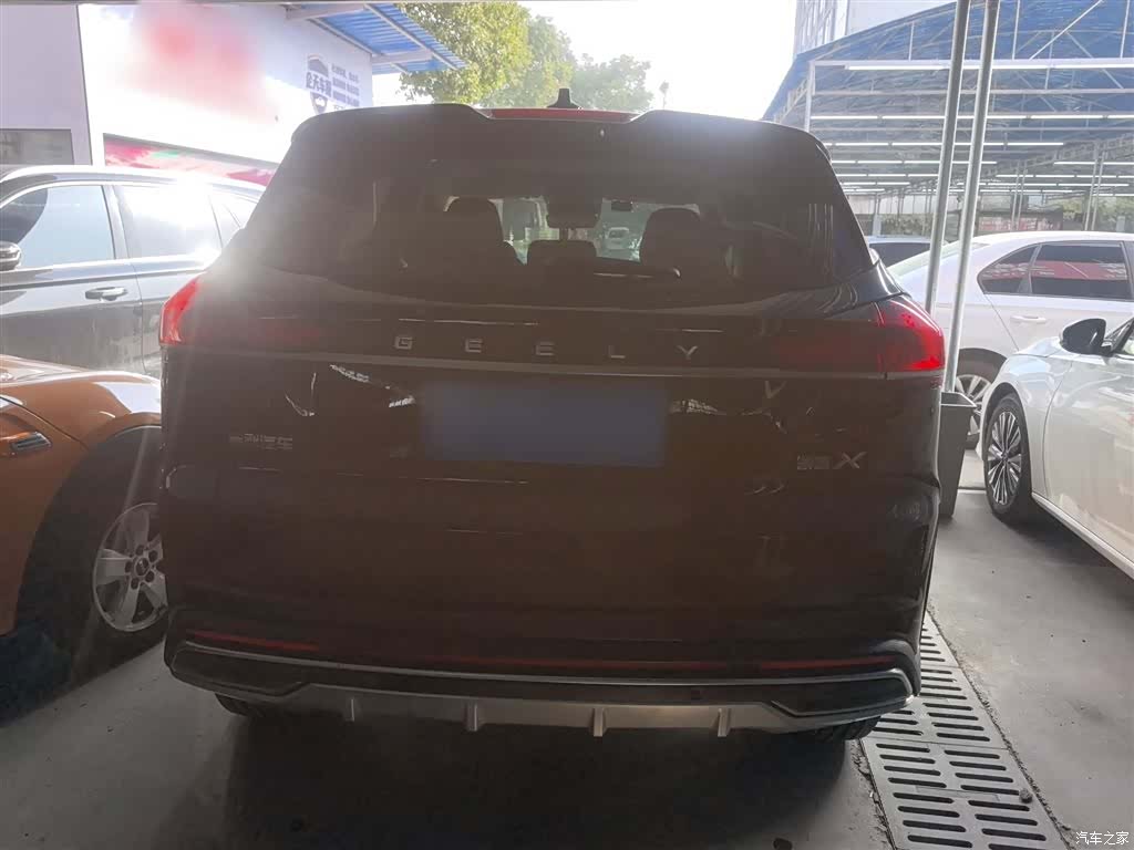 Geely Boyue, 2022 все фото