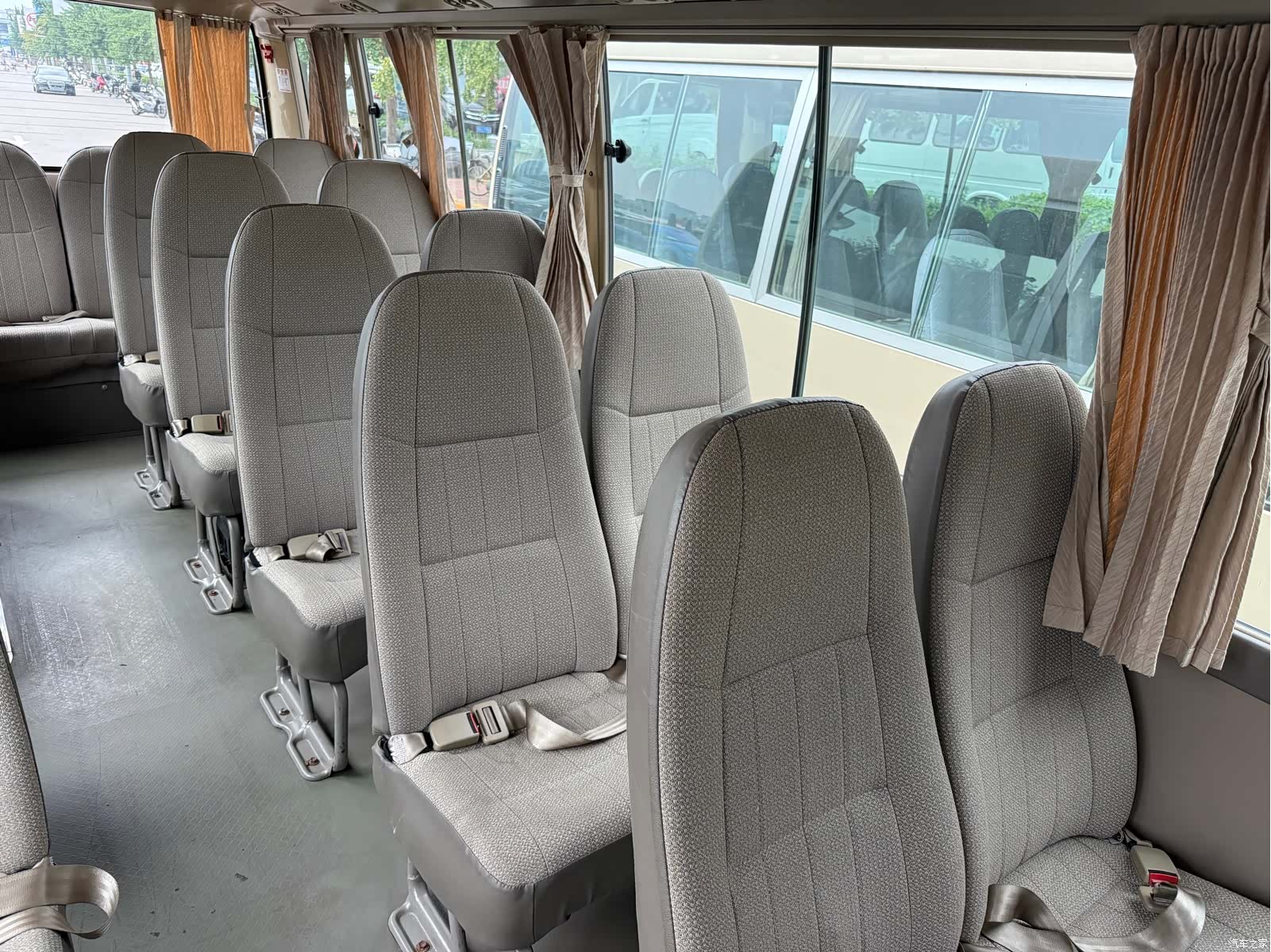 Toyota Coaster, 2009 22