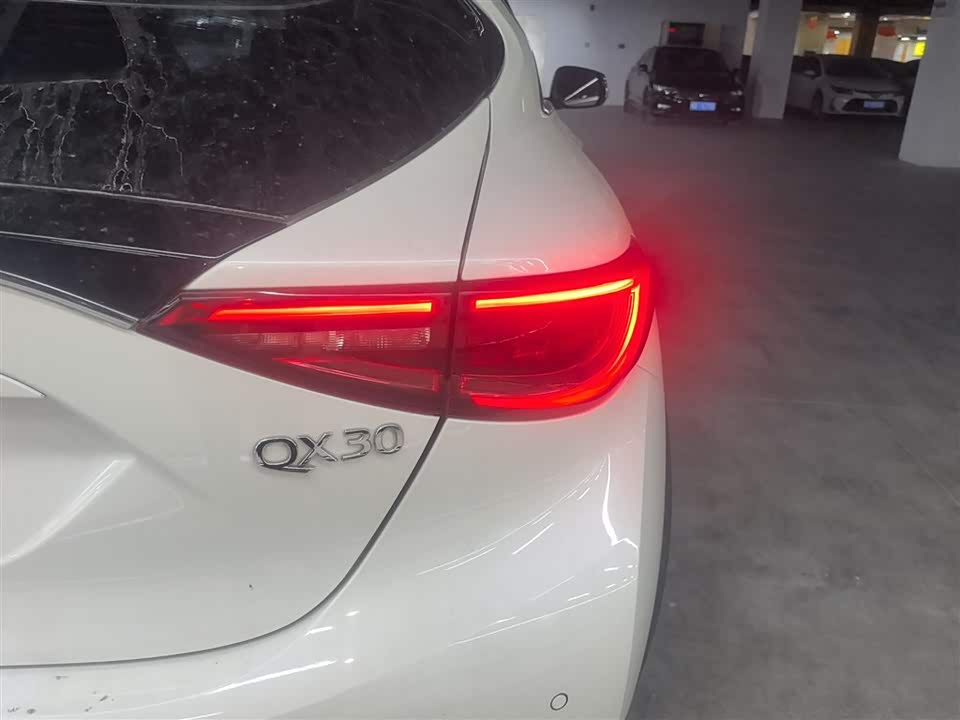 Infiniti QX30 Infiniti QX30