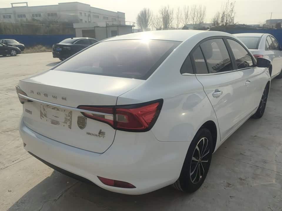 Roewe i5