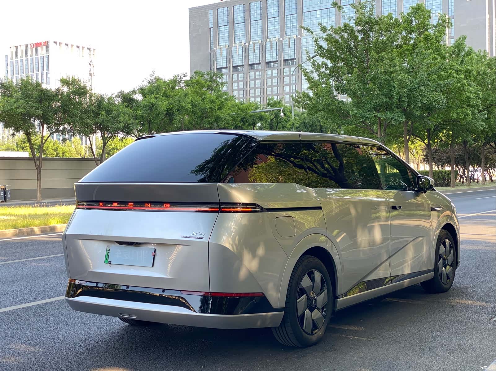 Xpeng X9, 2024 все фото