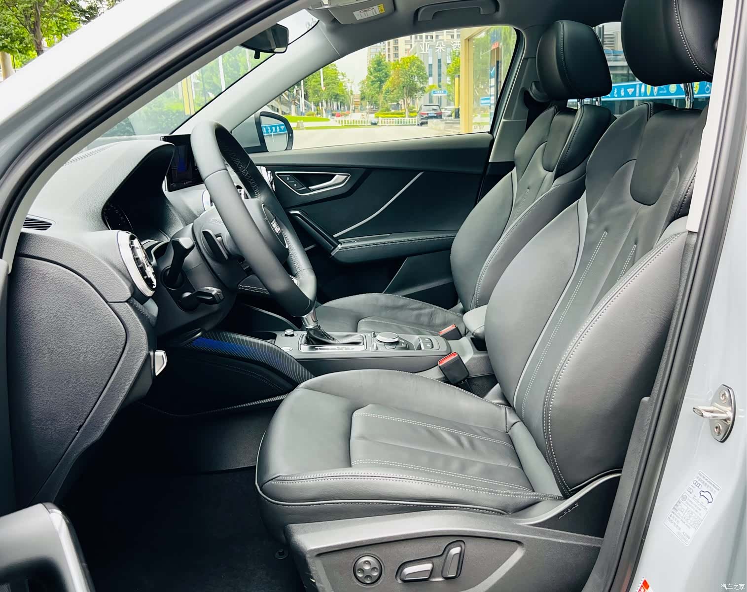 Audi Q2L, 2023 7