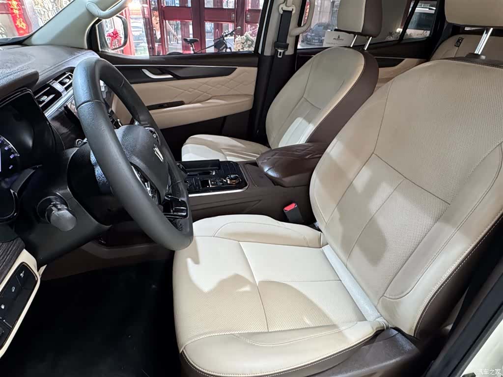 Nissan Paladin, 2024 16