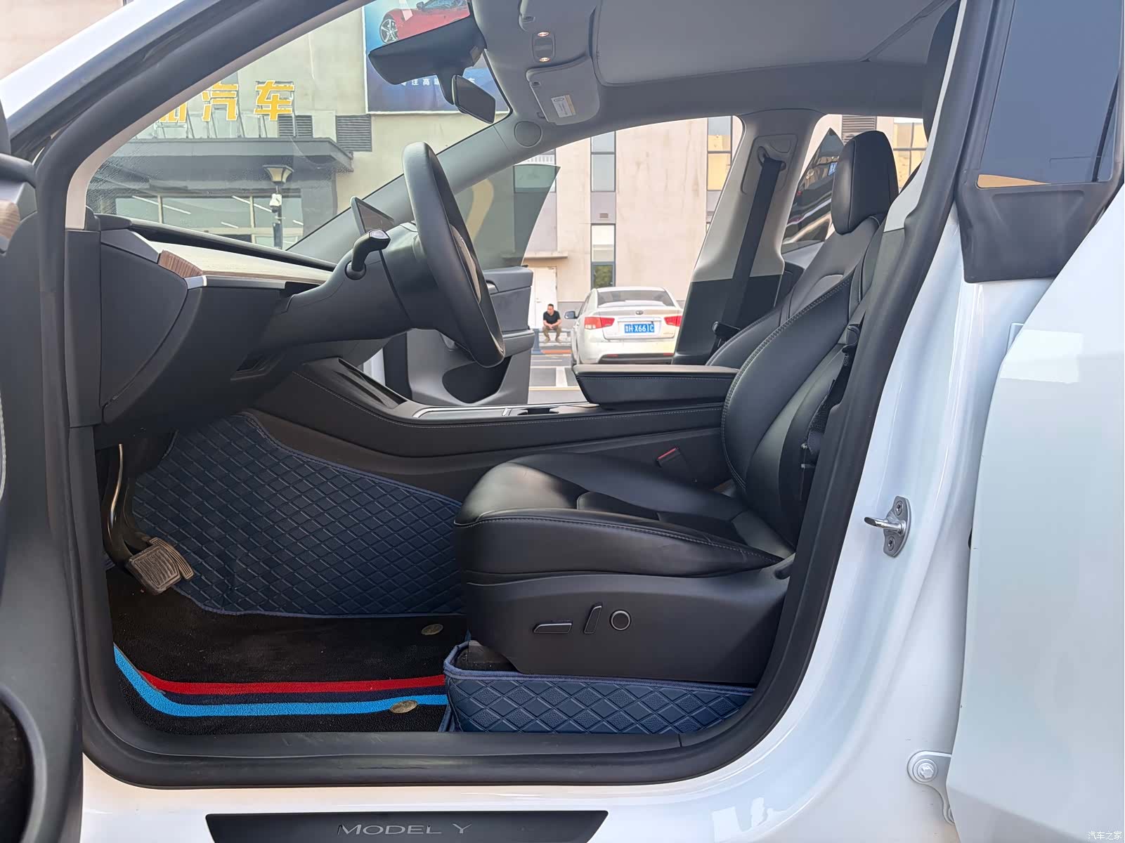 Tesla Model Y, 2023 10
