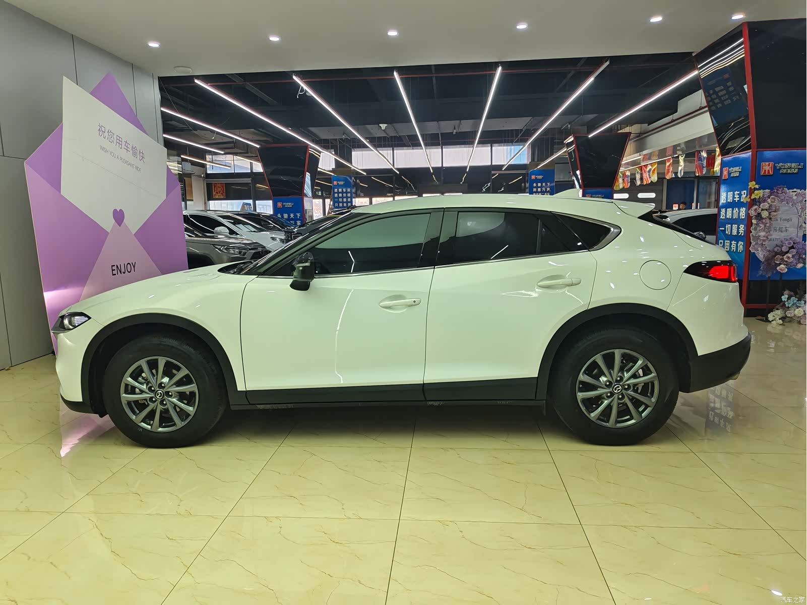 Mazda CX-4, 2023 7
