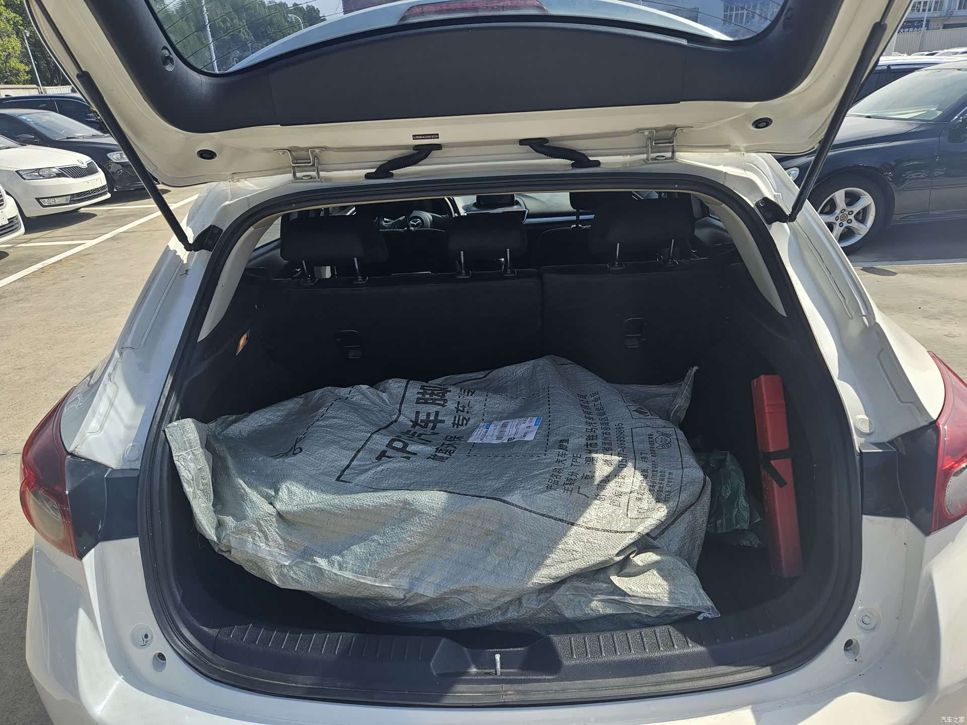 Mazda Mazda3, 2016 13