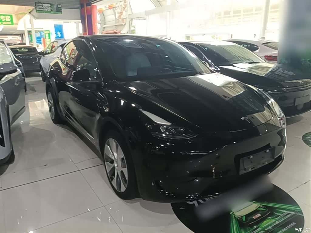 Tesla Model Y, 2023 4
